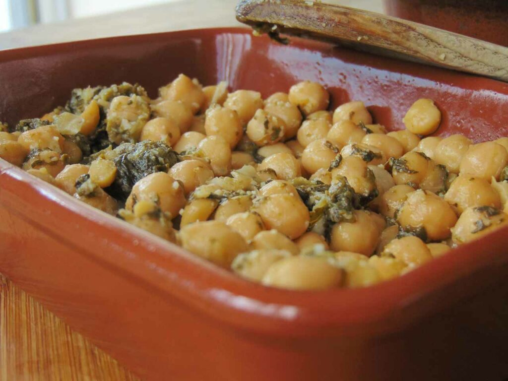 Espinacas con Garbanzos Tapas Sevilla